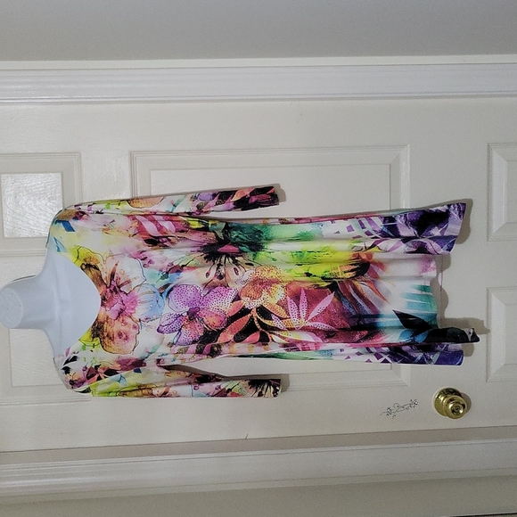 Beautiful design top #102 - Picture 6 of 14